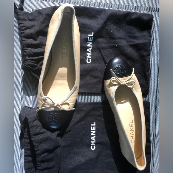 Authentic Chanel flats Purchased 2018 - Picture 3 of 4